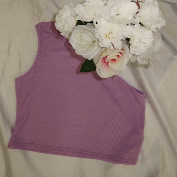 Boohoo One-Shoulder Crop Top - Picture 2 of 5